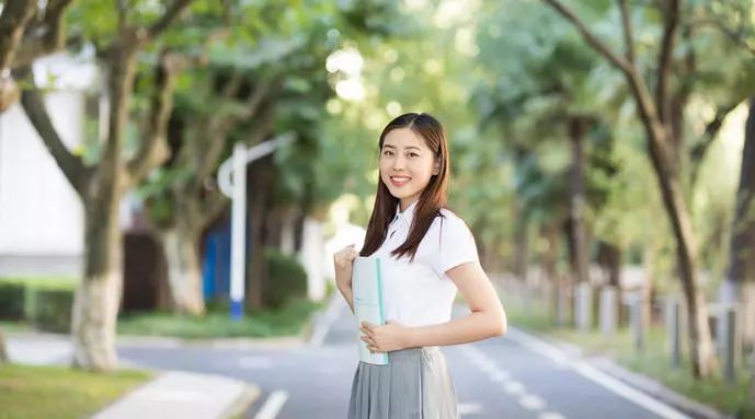 刘素云2024最新视频,刘素云的小日常，爱与陪伴的温馨瞬间