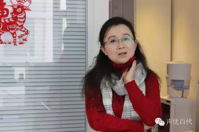 配音演员陈红，日常趣事与友情纽带揭秘